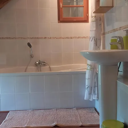 L'ecrin Du Val De Louyre Hébergement de vacances